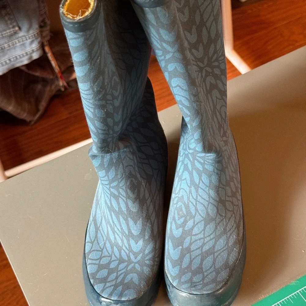 LL Bean Wellies Sz 6 Blue Leaf Print Rain Boots Women's Outdoor Gorpcore Utility